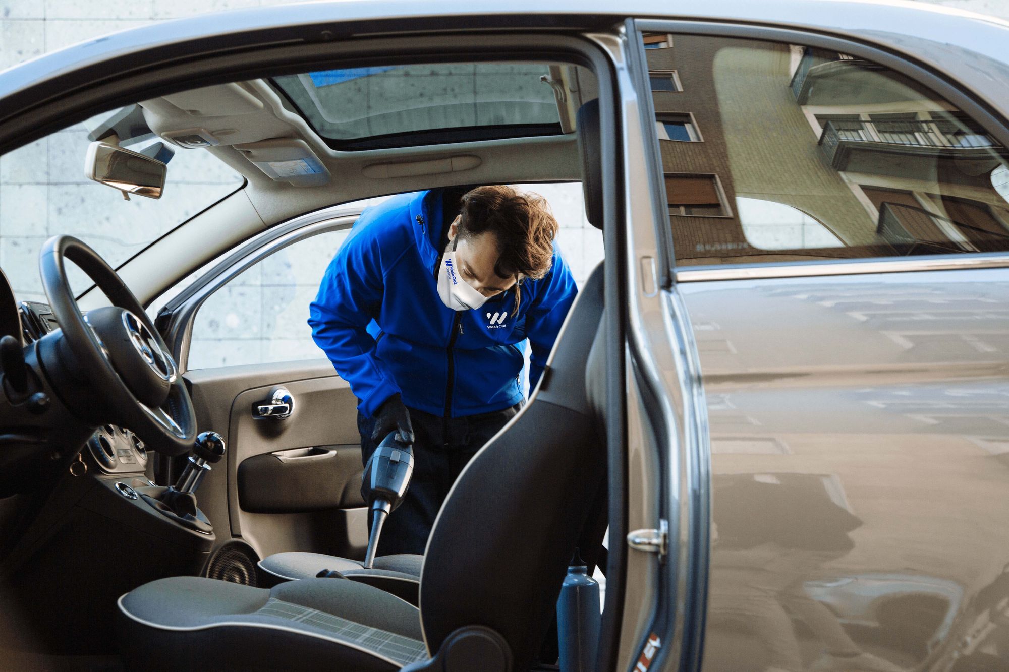 Igienizzazione auto all'ozono: come combattere germi e batteri